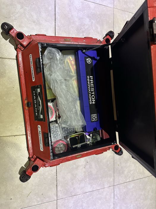 Caixa de pesca muito boa