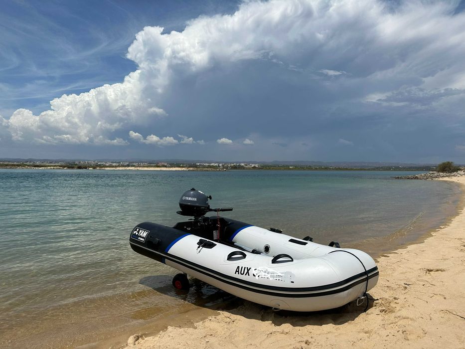 Barco pneumático YAM 240 AIR com motor Yamaha 2.5HP