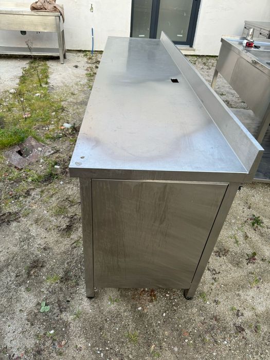 Bancada de apoio em inox para restauração