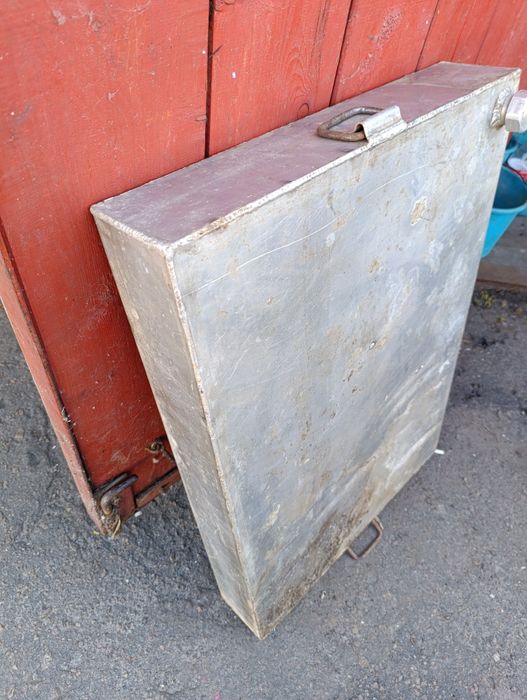 Бак з нержавійки