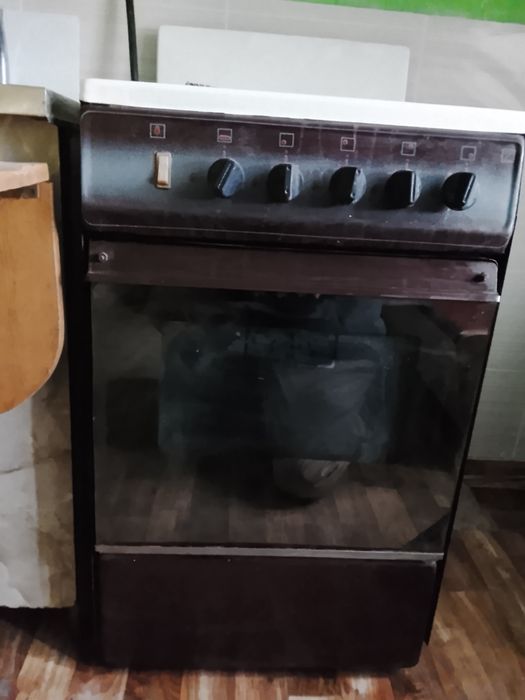 Продам між кімнатні двері біл нові,1000 коричневі бу 500,акрилова ванн