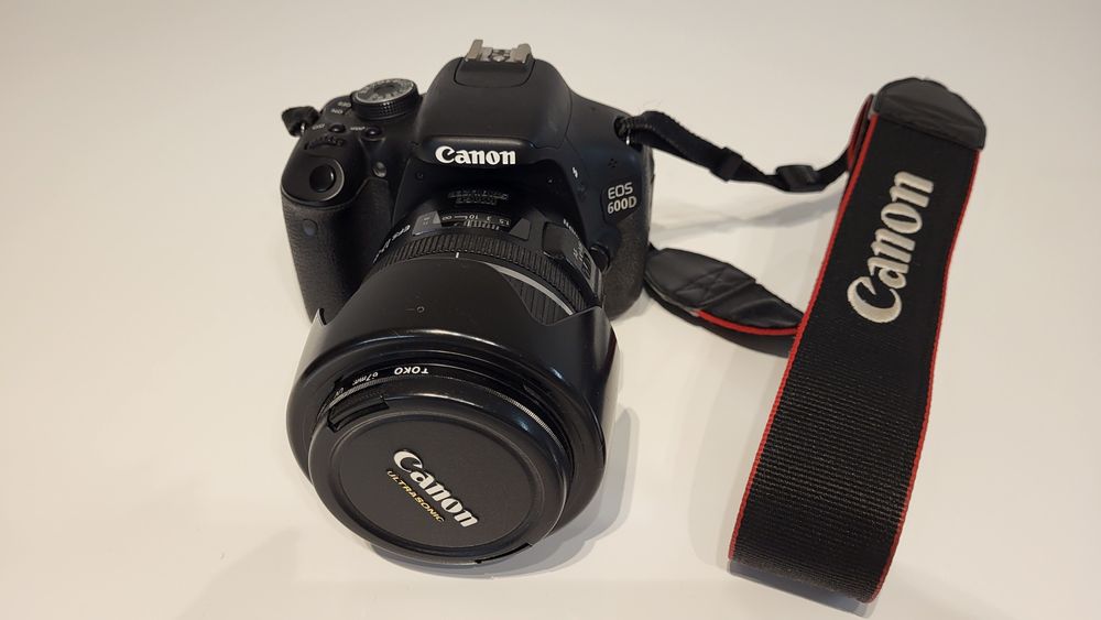Canon EOS 600D z obiektywem EF-S 17-85 mm