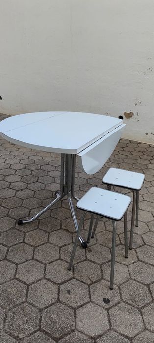 Mesa de cozinha dobrável +4 bancos