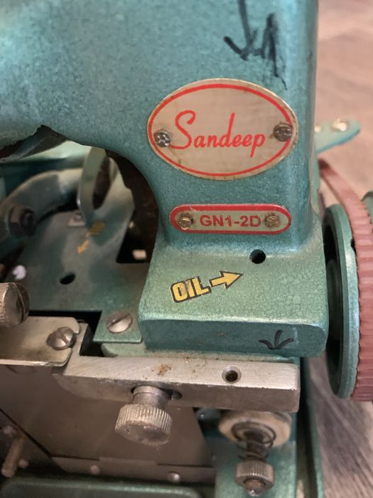 Продам оверлок на запчастини