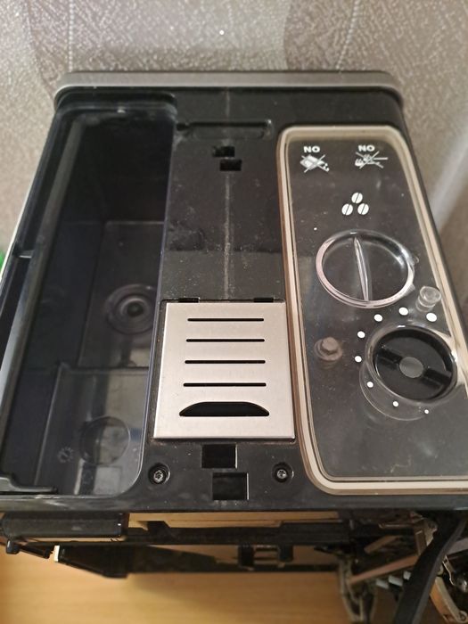 Крышка,помпа,плата,клапан,бойлер Saeco Exprelia.