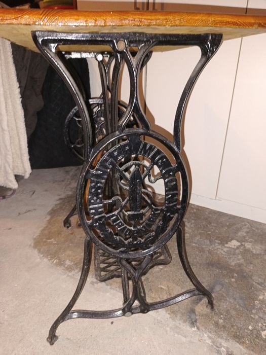 Nogi od maszyny Singer - stolik