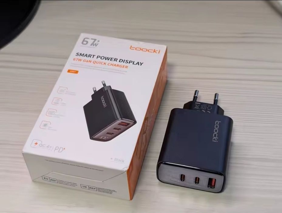 Зарядний блочок TOOCKI 67W із дісплеем ( надшвидка зарядка )