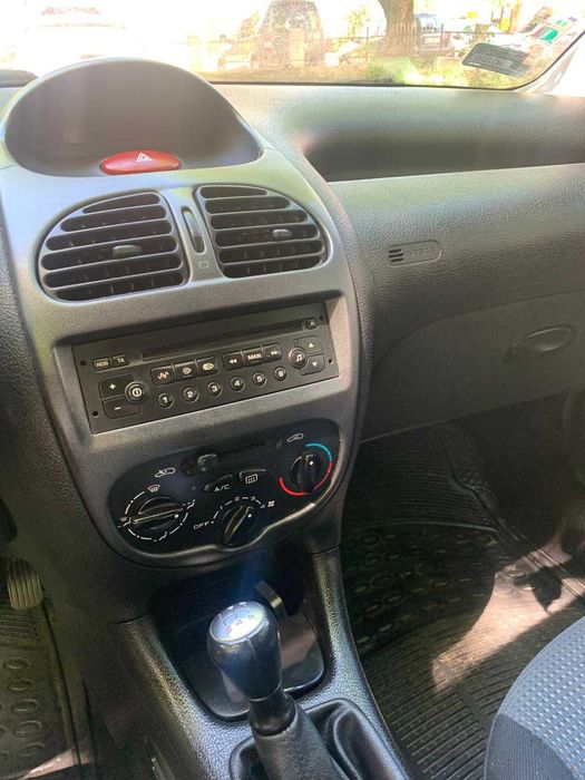 Sprzedam Peugeot 206