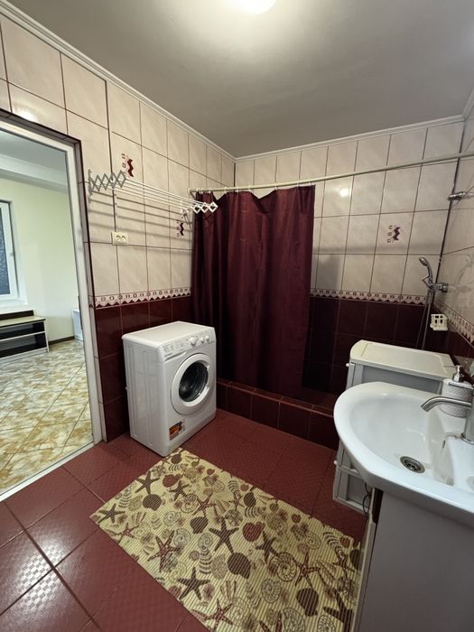 Будинок- квартира  подобово.  Берегове Центр Вільно з 30.01