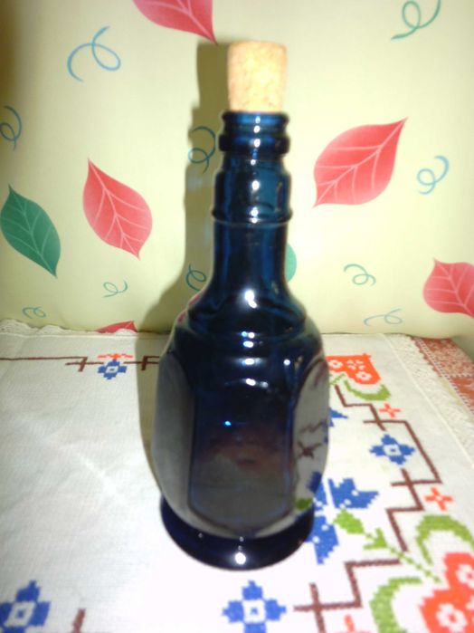 Бутылка стеклянная, фигурная, темно синяя, толстостенная СССР 19 см
