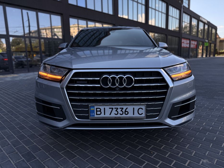 Продам Audi Q7 2016 р