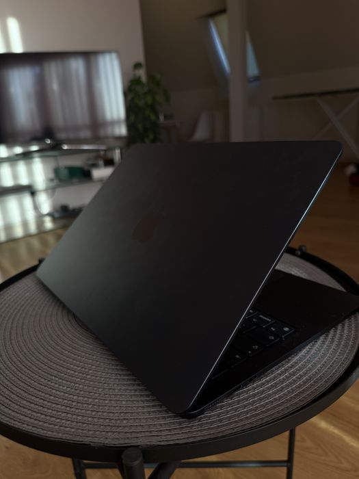 Macbook air m3 13’ 8/256