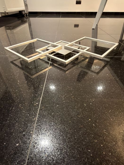 Nowoczesna lampa LED srebrna