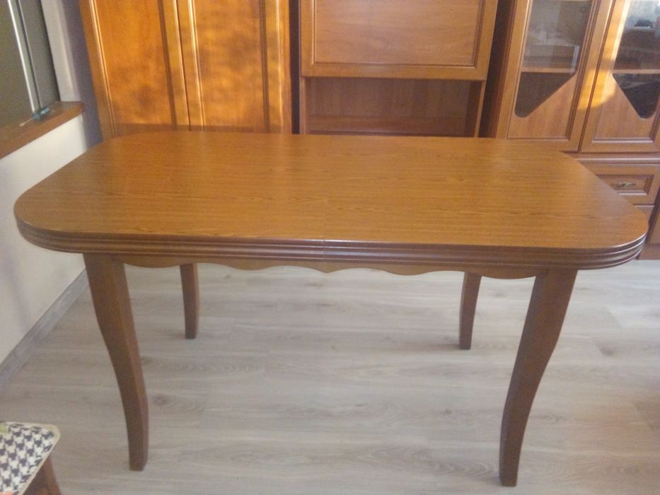 Sprzedam stół i 6 krzeseł