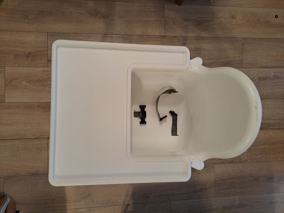 Krzesełko Antilop IKEA + podnóżek + stolik + pasy bezpieczeństwa