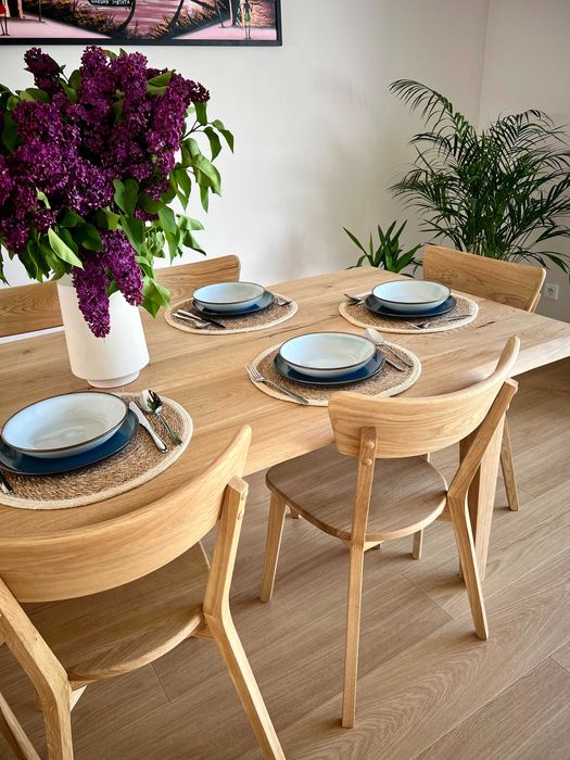 Stół dębowy z litego drewna rozkładany producent