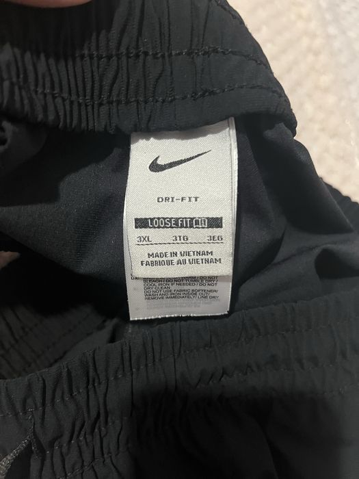 Шнати nike dri-fit