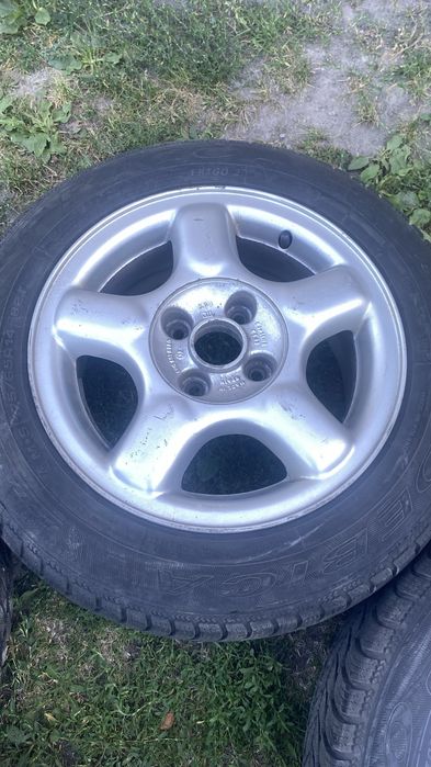 Felgi z oponami zimowe 175/65/14 Polo Fabia