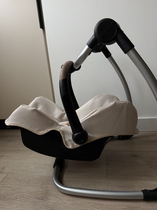 Крісло для ляльки Maxi Cosi 3 в 1 Айворі Smoby