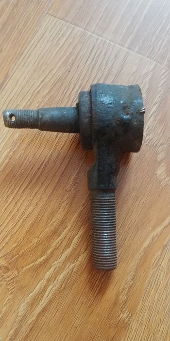 Наконечник рульової рейки Мітсубісі Паджеро 89