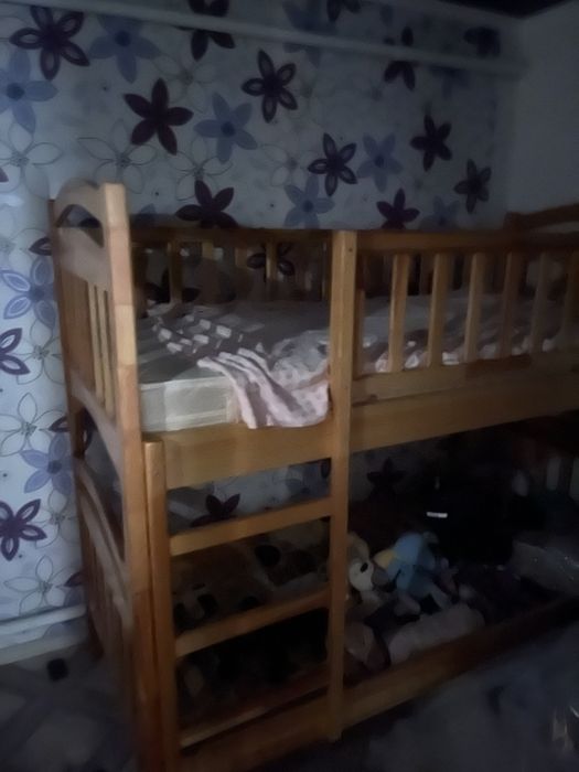 Продам двухярусную кровать, б/у