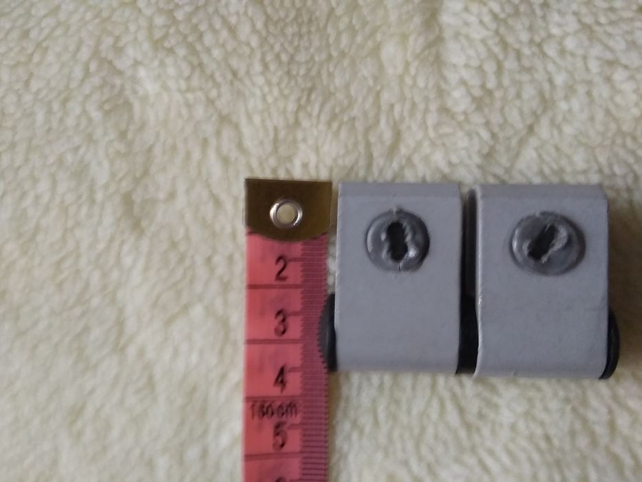 Zawiasy do pleksi lub szyb szklanych