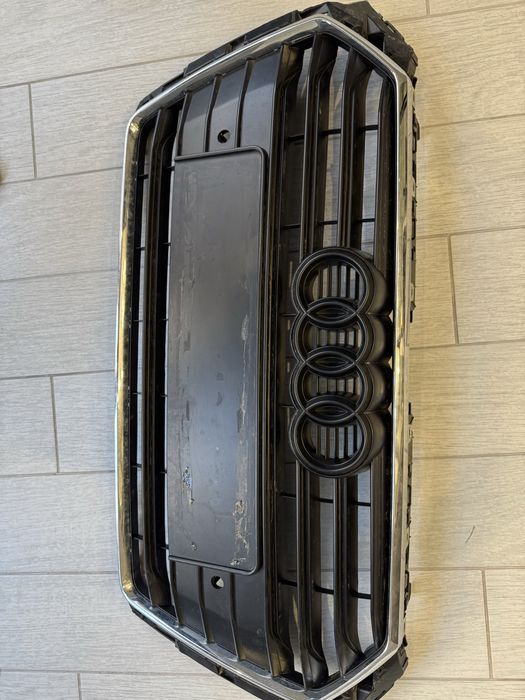 Решітка Audi a4 b9