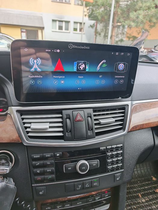 Stacja multimedialna Mercedes w212