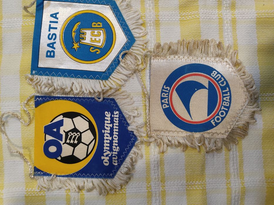 Galhardetes França Paris FC Bastia olympique Avignon