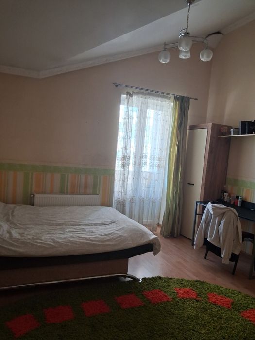 кімната длч дівчат і працюючих жігое