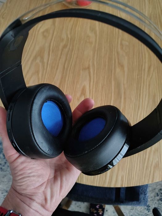 Playstation 4 Slim plus słuchawki Platinum Wireless Headset.