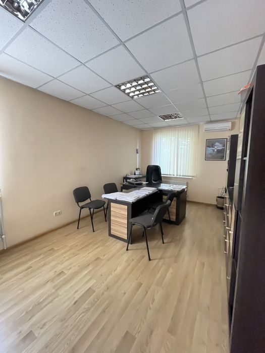 Продаж комерційного приміщення Київ. Святошинський район Берковець