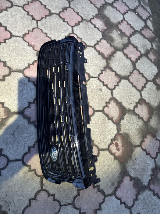 LR180203 - Решетка радиатора передняя RANGE ROVER VELAR