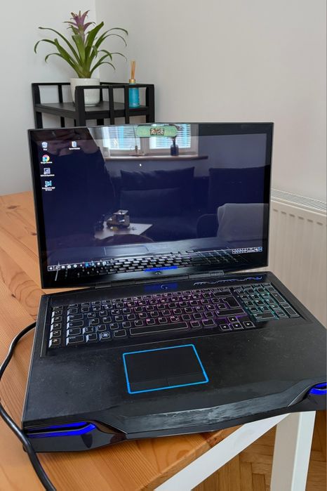 Dell Alienware M18x R1, i7, 8GB ram, ssd 500GB, GeForce GTX580M