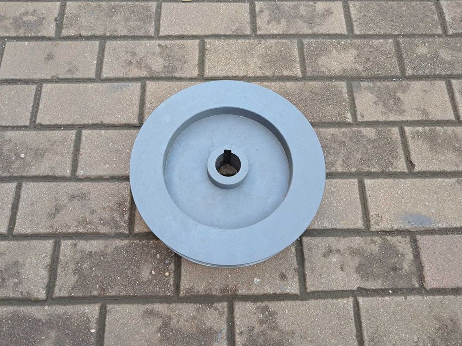 Koło pasowe , szajba  otwór fi 42mm, średnica koła 31,5cm . Wysyłka