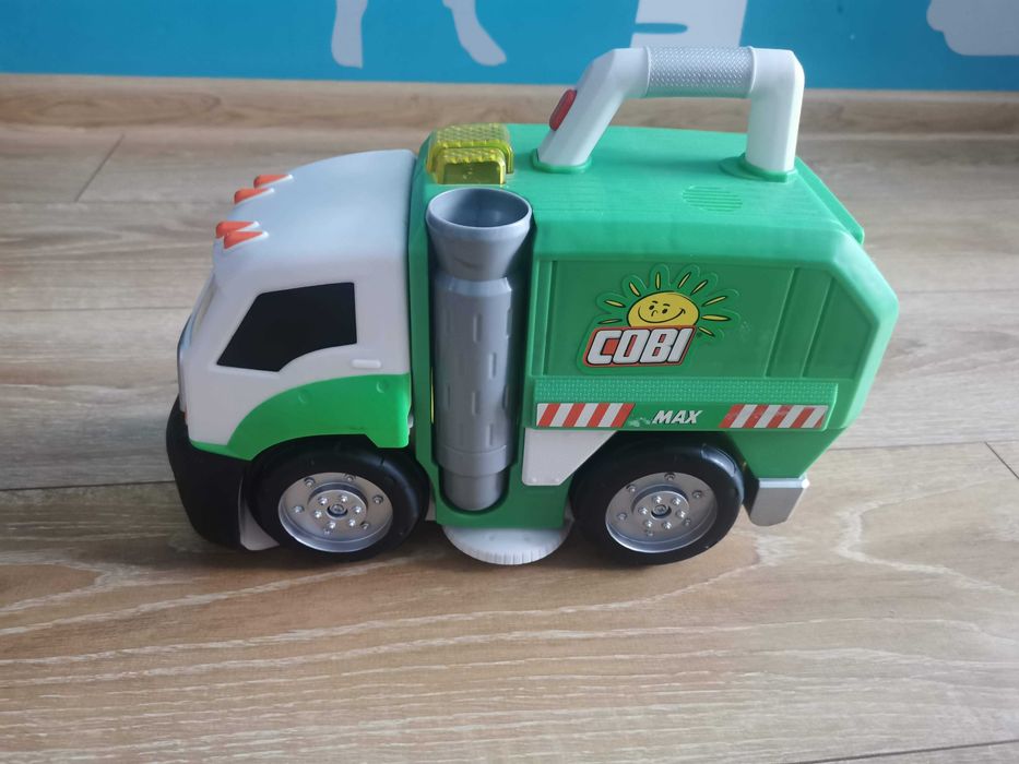 Max Łakomczuch, śmieciarka, Cobi