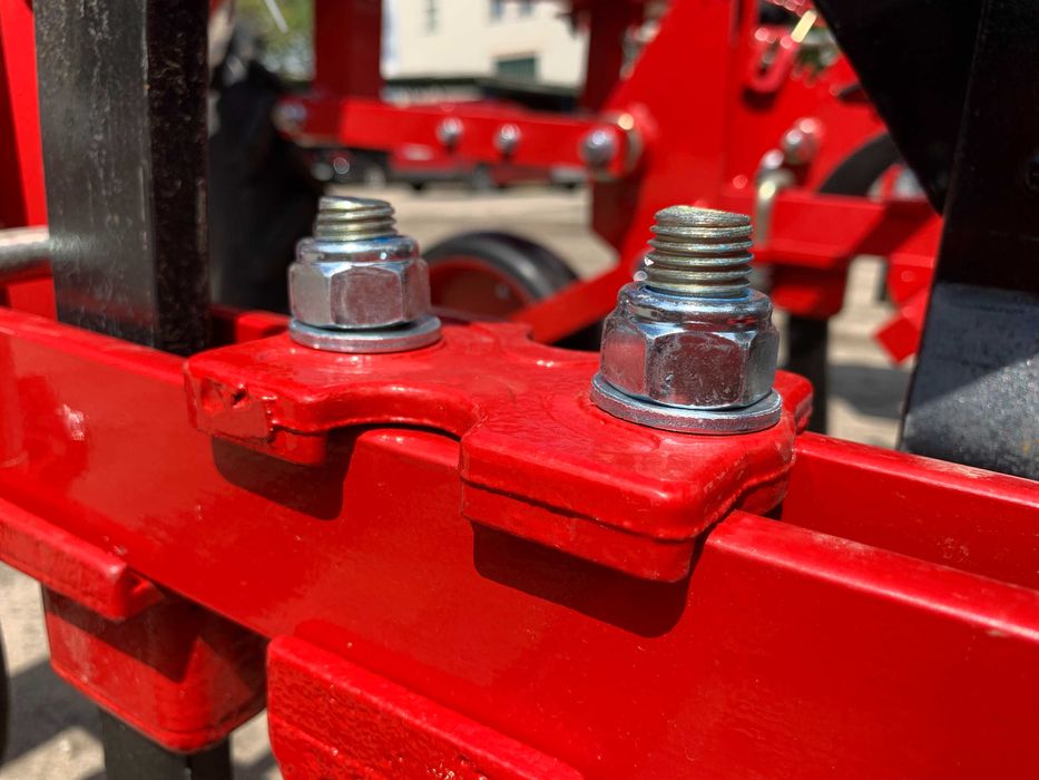 КРН 5,6 Культиватор міжрядний просапний прополочни Деметра Компенсація