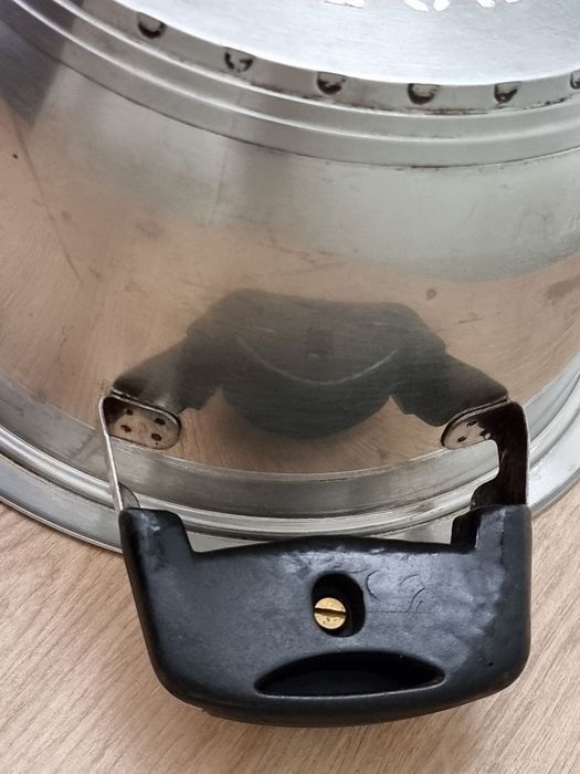 Кастрюля BergHOFF з антипригарним дном