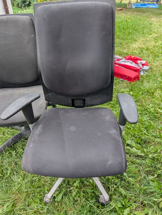 Krzesła biurowe ergonomiczne, obrotowe, regulowane