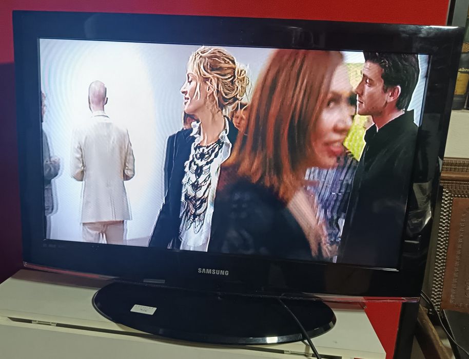 TV Samsung 80cms x 57,5 cms