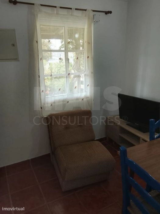 Moradia T2 com Quintal, Terraço e Churrasqueira em Vila Nova de Mil...