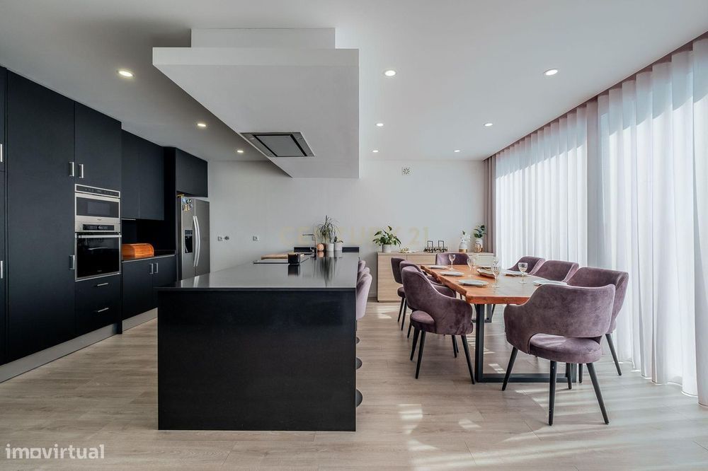 Fantástica  Moradia T3 em Torres Vedras com Jardim e Terraço