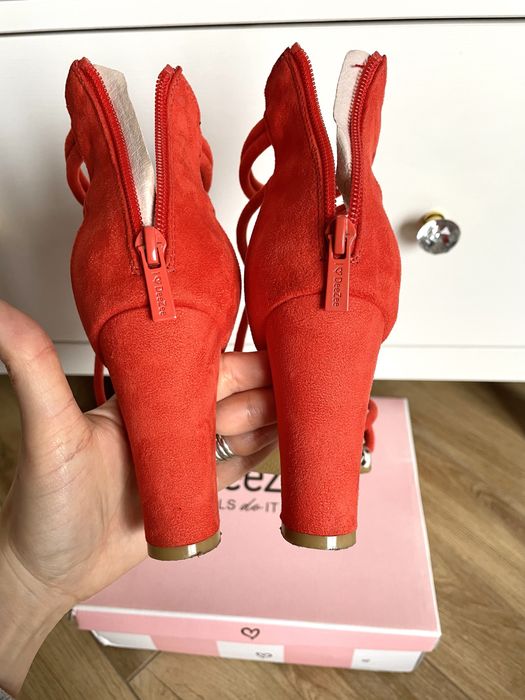 Sandały DeeZee słupek 37