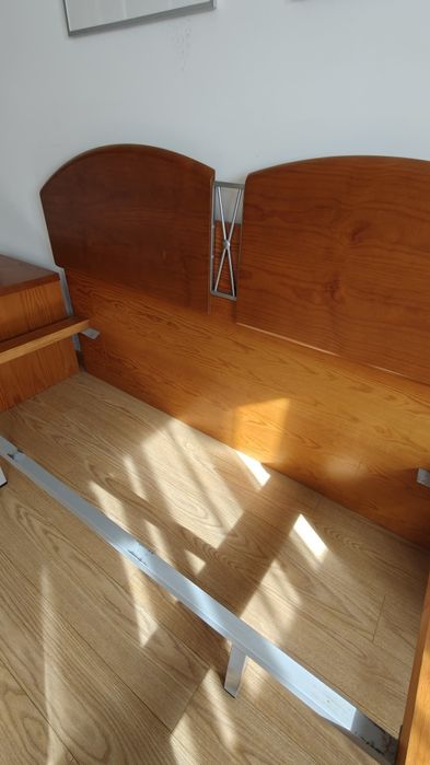 Cama de casal cerejeira + mesinhas cabeceira 140x190
