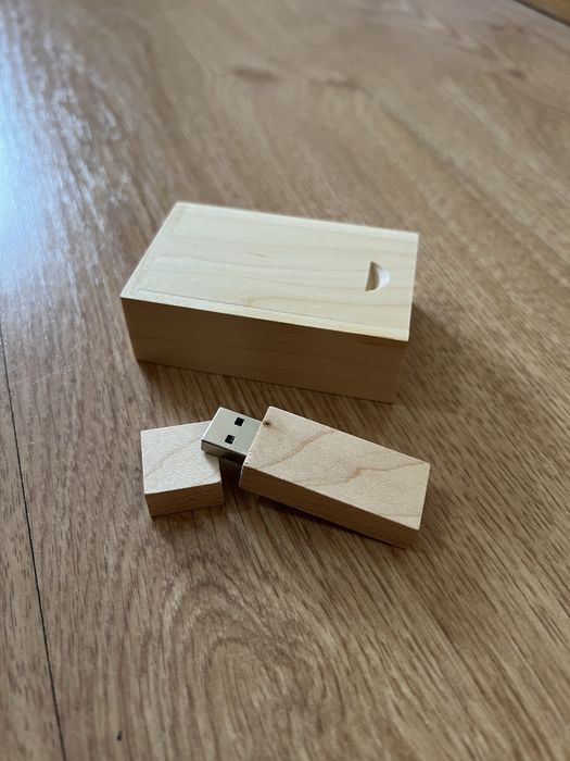 Pen drive 8gb madeira em caixa nova