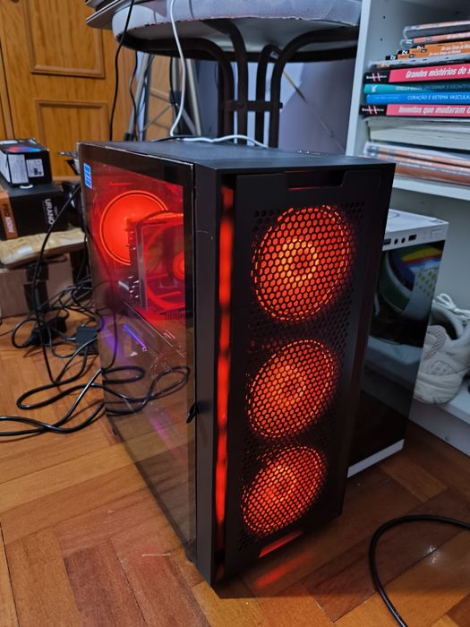 TORRE PC GAMER i7 7700K AMD Rx  Vega  64