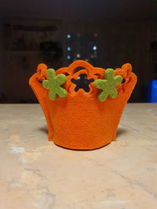 Mini osłonka na doniczkę z filcu