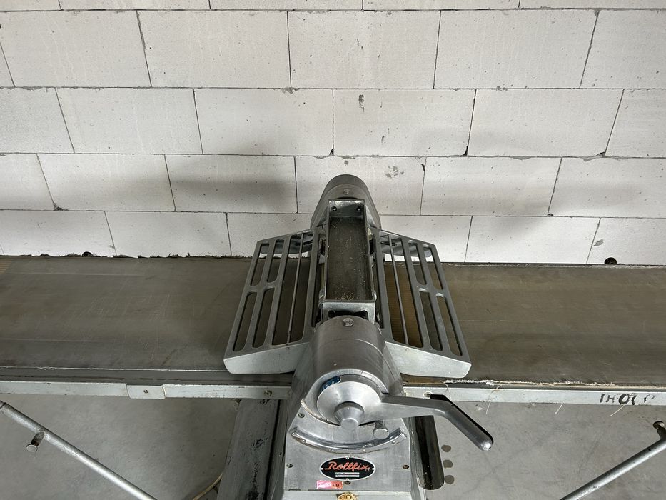 Тісторозкатувальна машина Rollfix