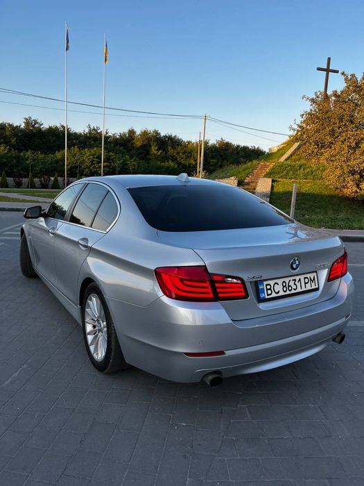 Продам BMW 5 Series F10 комплектація шикарна 3.0 бензин