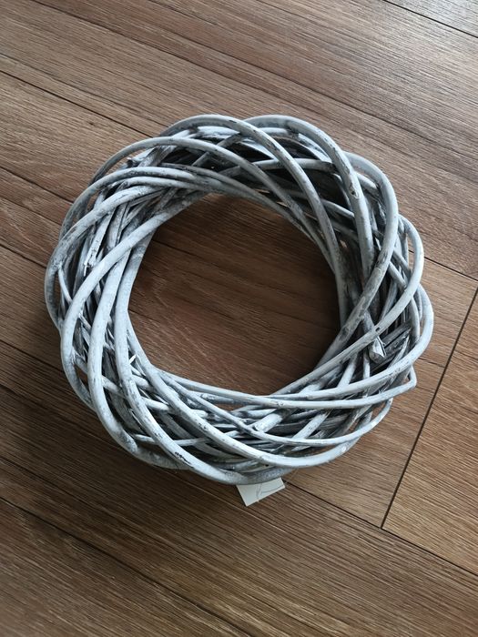 Wiklinowy wianek szary 25cm